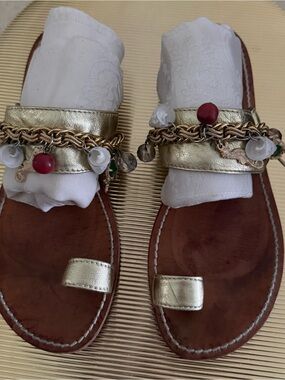 Gold Beaded Toe-Ring Sandals with Beach Charm Accents